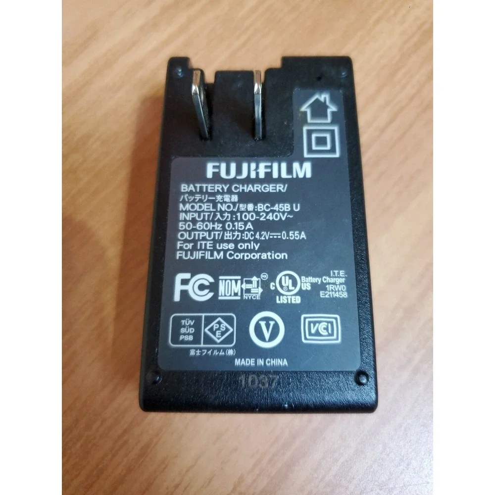 Genuine Fujifilm BC-45B Camera Battery Charger Used